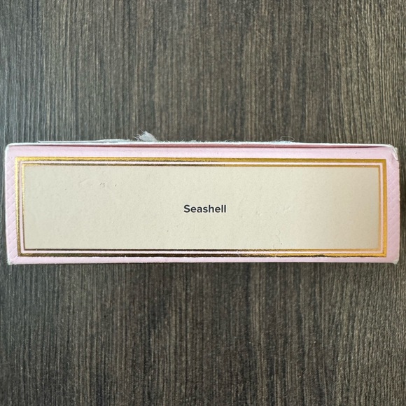 Too Faced Born This Way Pressed Powder Foundation - Picture 2 of 4